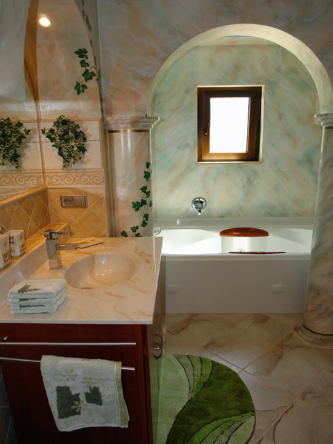 Back to the small photos? Click here...