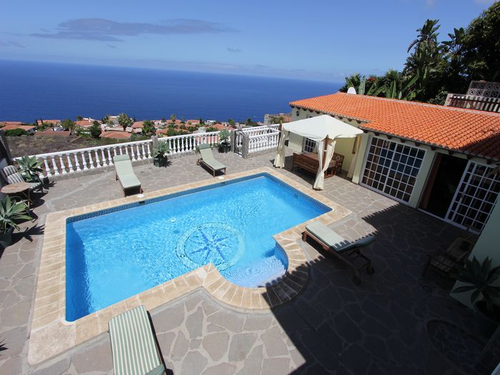 Back to the small photos? Click here...