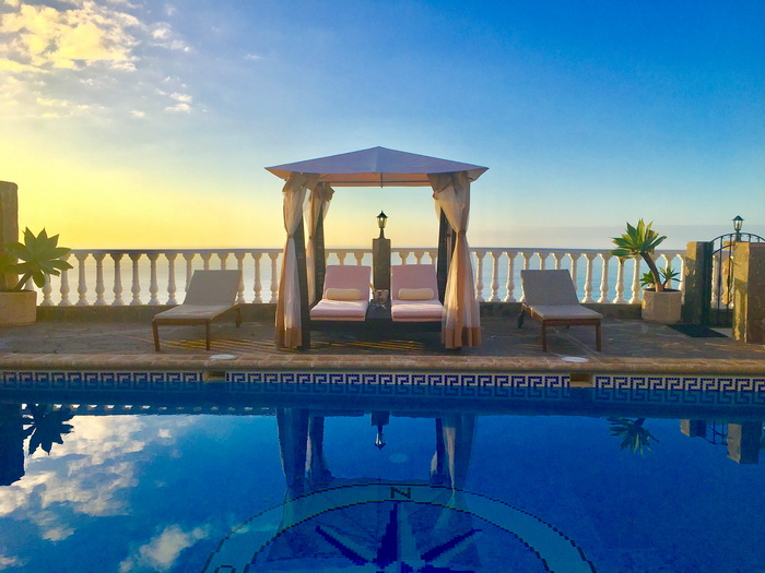 Back to the small photos? Click here...