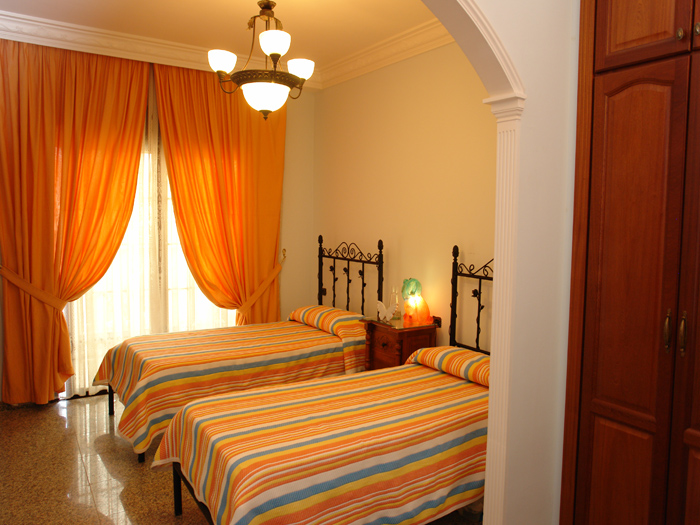 Back to the small photos? Click here...