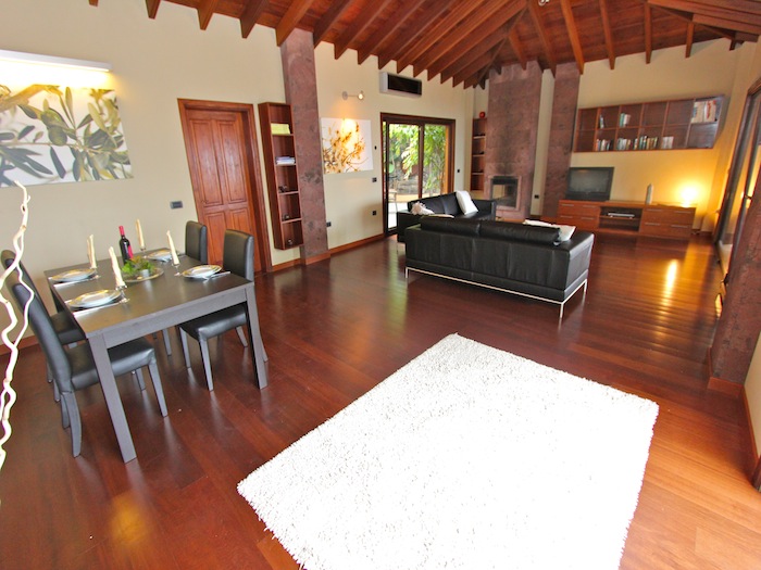 Back to the small photos? Click here...