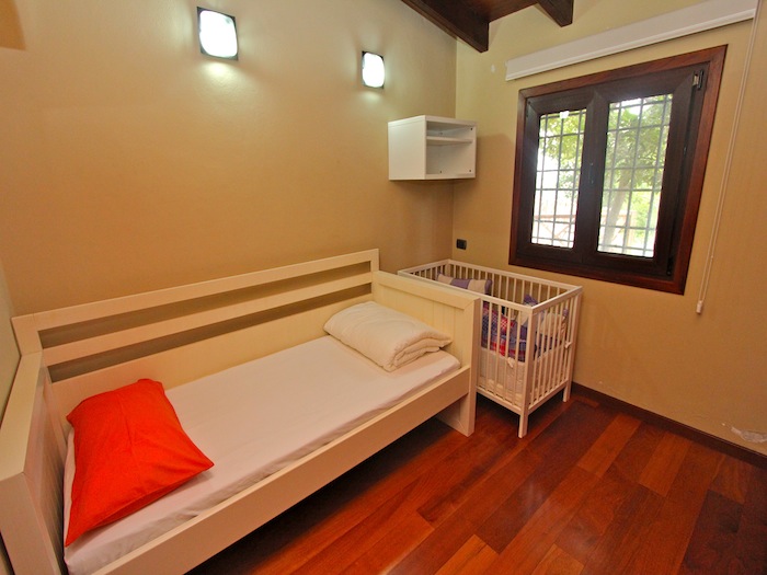 Back to the small photos? Click here...