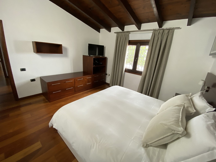 Back to the small photos? Click here...